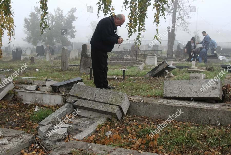 Έρχεται νέα κρίση; Mαζικές καταστροφές σερβικών τάφων στο Κόσοβο…